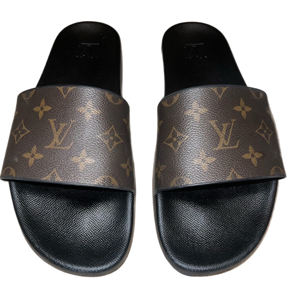 Mens LV monogram slides size 12